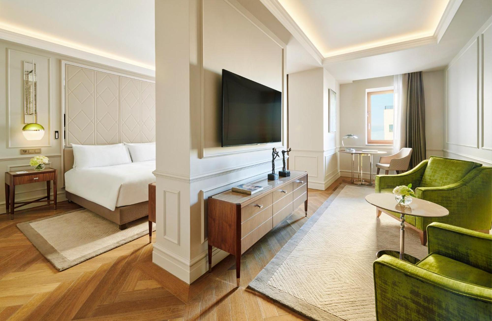 Hotel Intercontinental Athenee Palace Bucharest, An Ihg 5*